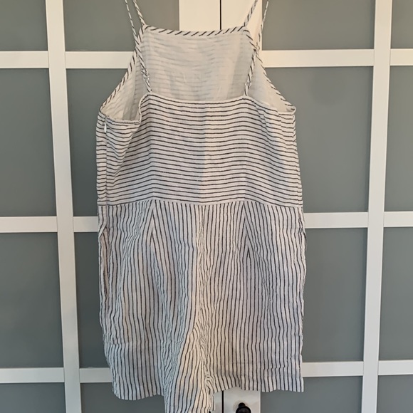 Vineyard vines romper - Picture 8 of 9